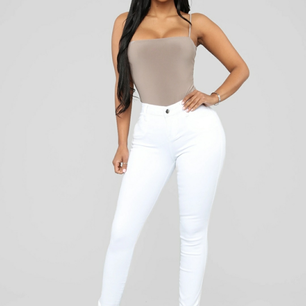 NWT FN Mid Rise Jeans - White